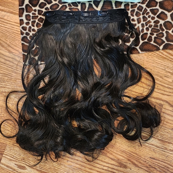 20" 1-Pack 3/4 Full Head Wavy Clip in Synthetic Hair Extensions - Picture 11 of 14